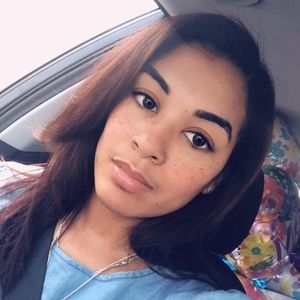 Meet your Posher, Desirae